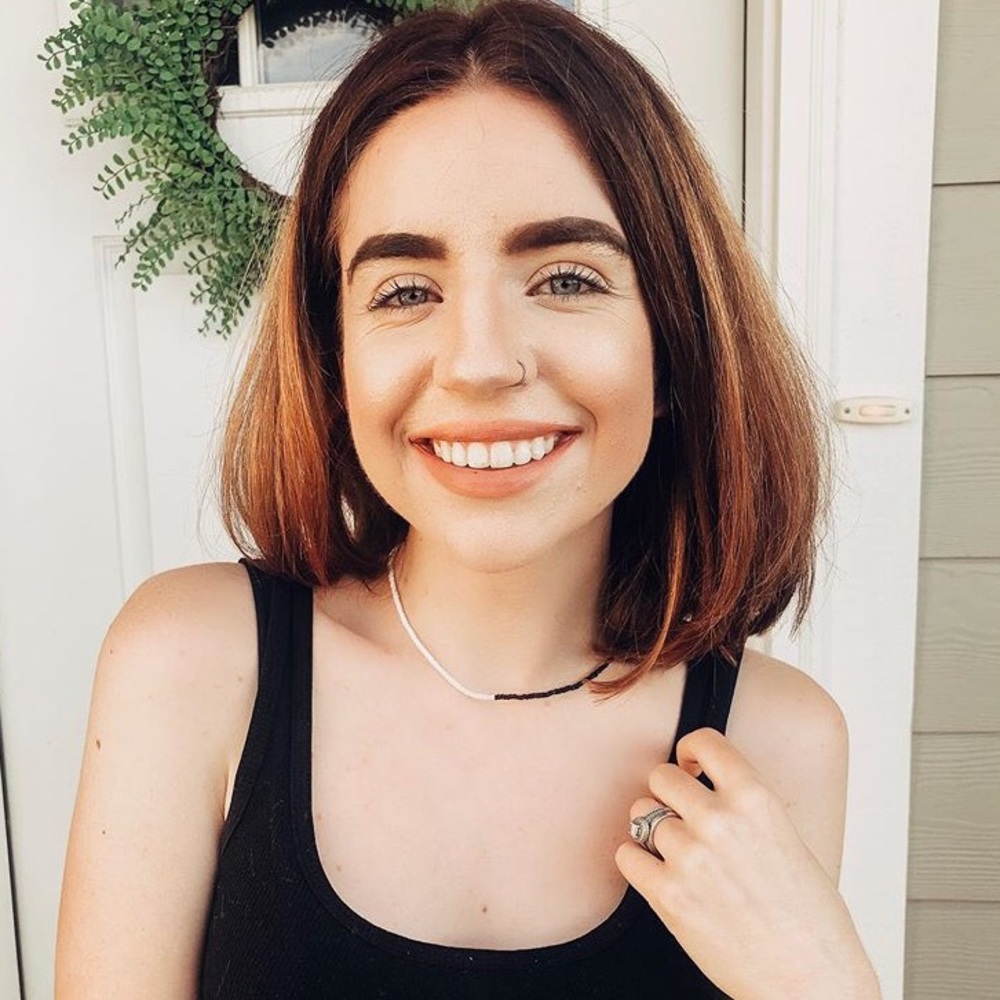 Black and white color block choker
